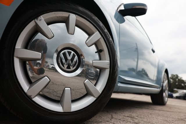 Used 2013 Volkswagen Beetle 2.5 Fender FWD image 34