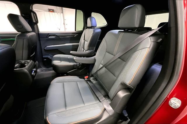 Used 2025 GMC Acadia AT4 w/ LPO, Floor Liner Package image 26