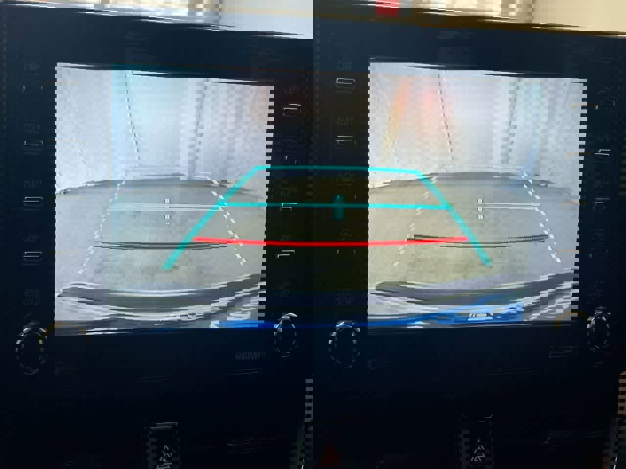 Used 2021 Toyota Corolla LE image 17