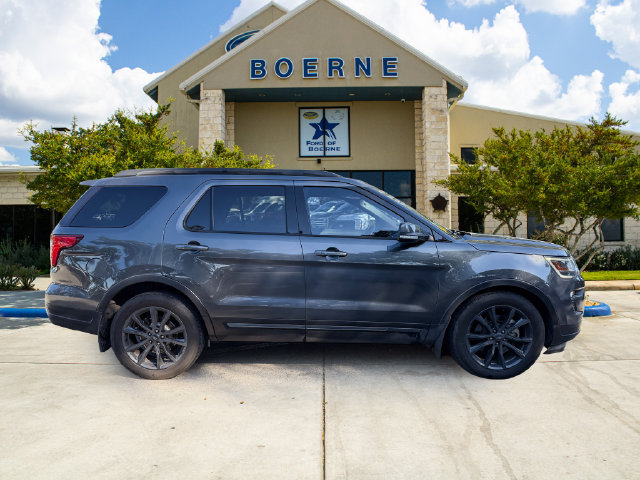 Used 2018 Ford Explorer XLT w/ Equipment Group 202A FWD image 6