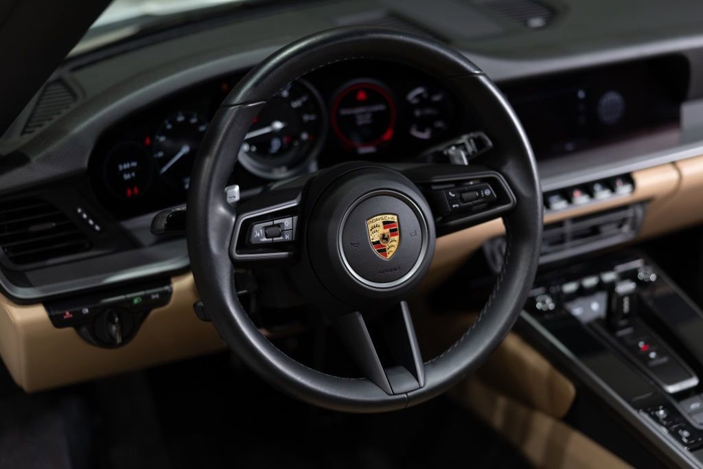 Used 2024 Porsche 911 Carrera image 37
