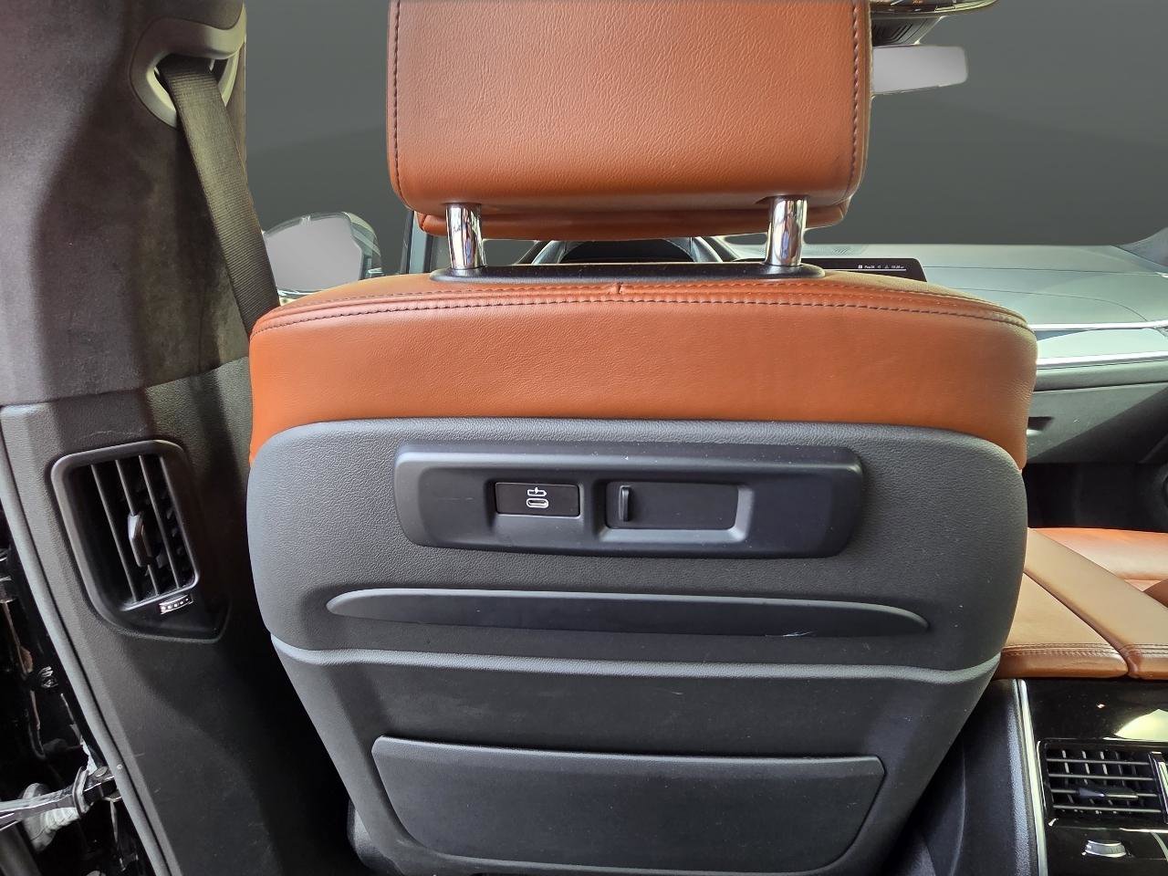 Used 2021 BMW X7 xDrive40i w/ Executive Package 2 image 36