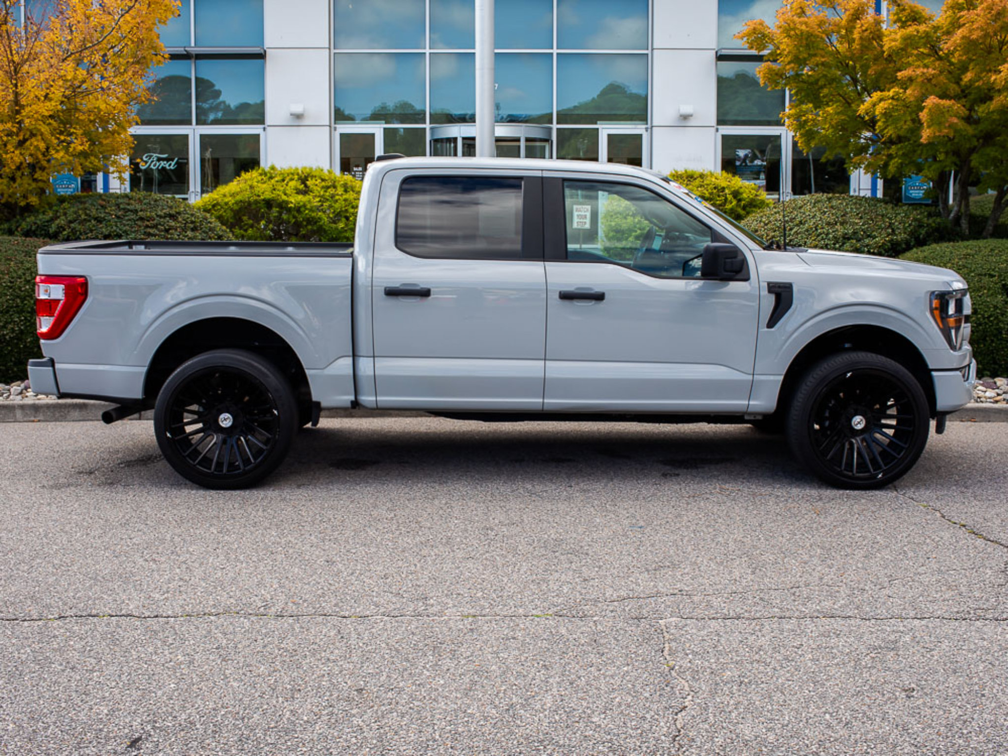 Used 2023 Ford F150 XL RWD image 1