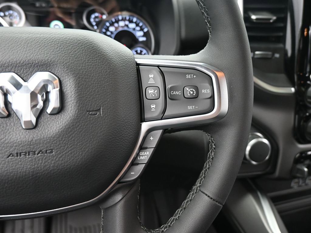 New 2026 RAM 1500 4x4 Crew Cab image 35