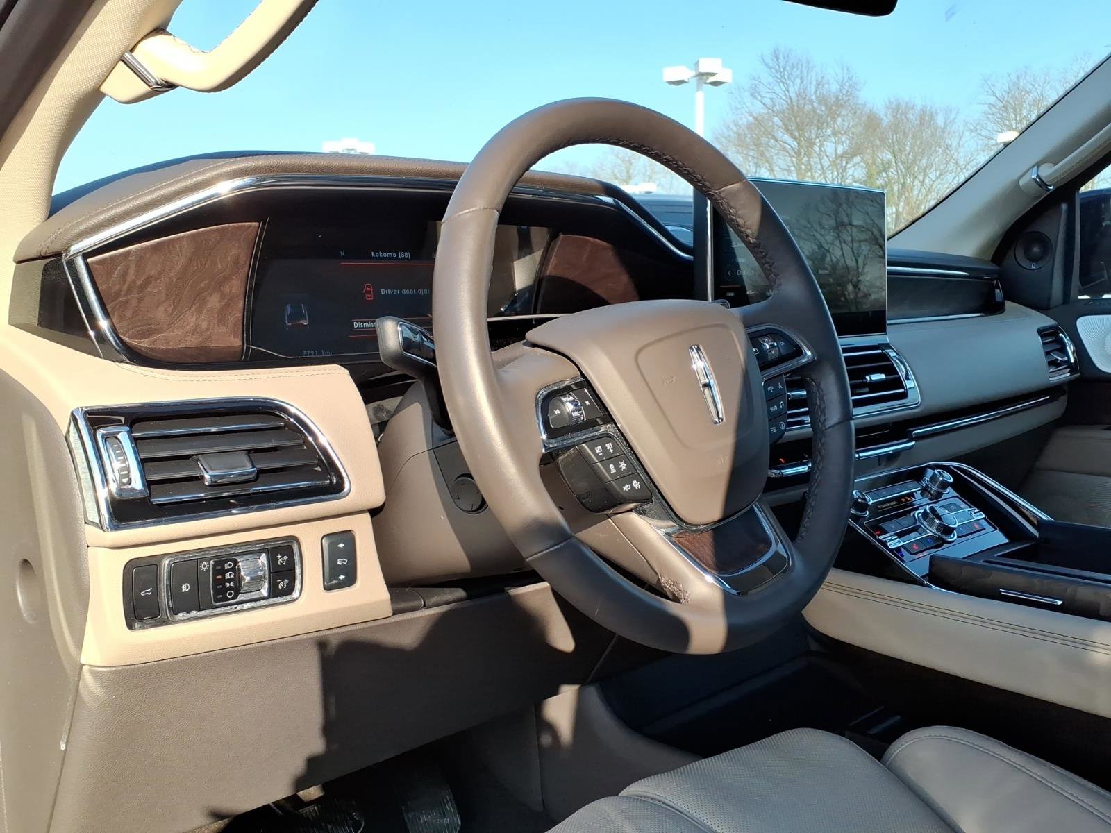 Certified 2024 Lincoln Navigator L Reserve image 14