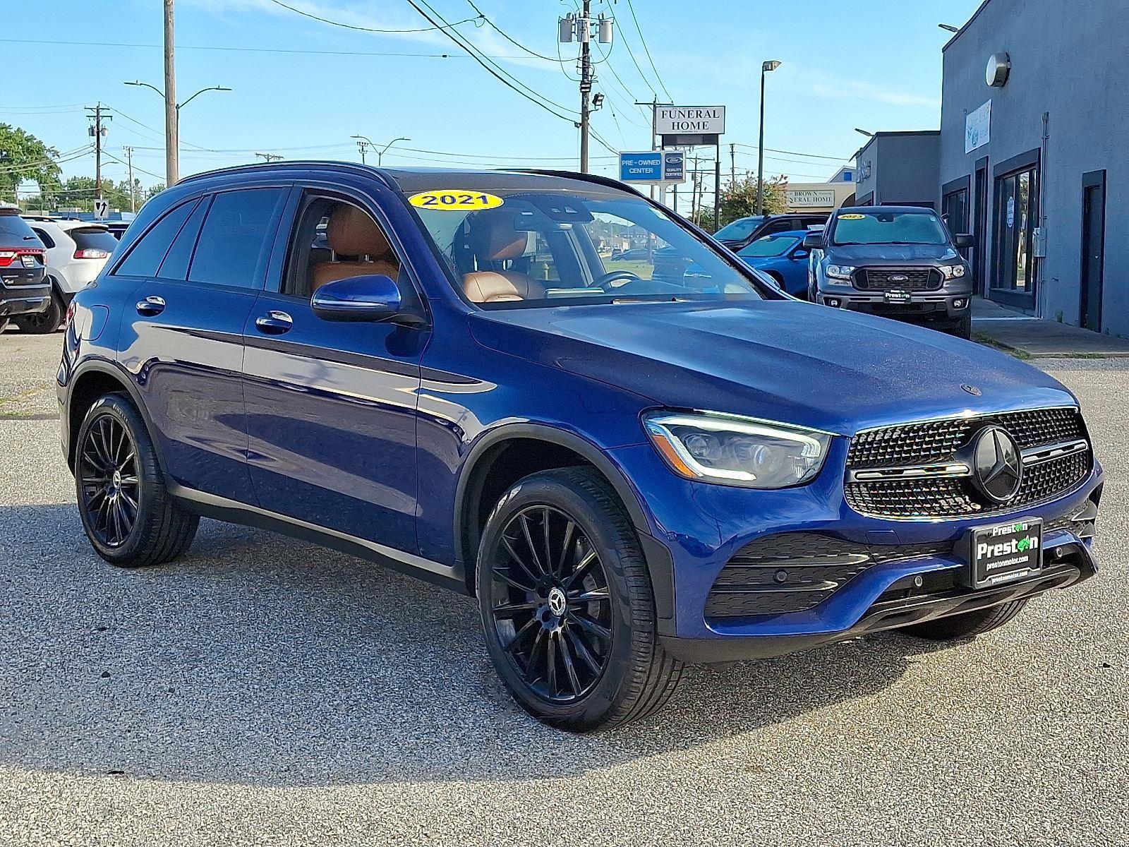 Used 2021 Mercedes-Benz GLC 300 4MATIC image 3