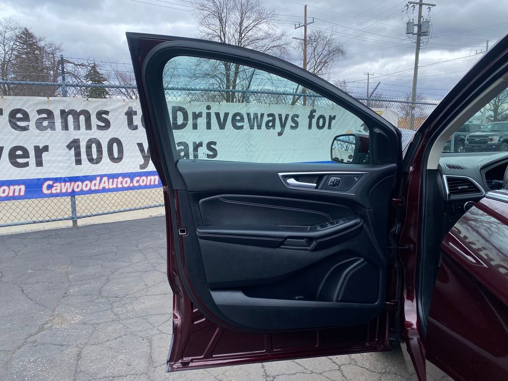 Used 2024 Ford Edge Titanium image 12