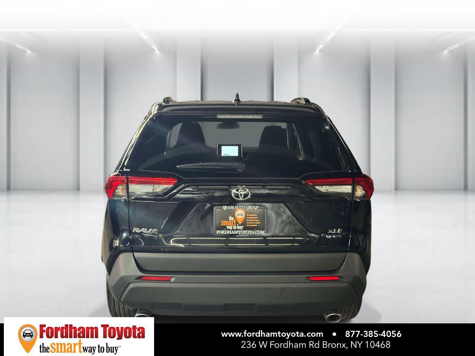 Used 2025 Toyota RAV4 XLE AWD/4WD image 6