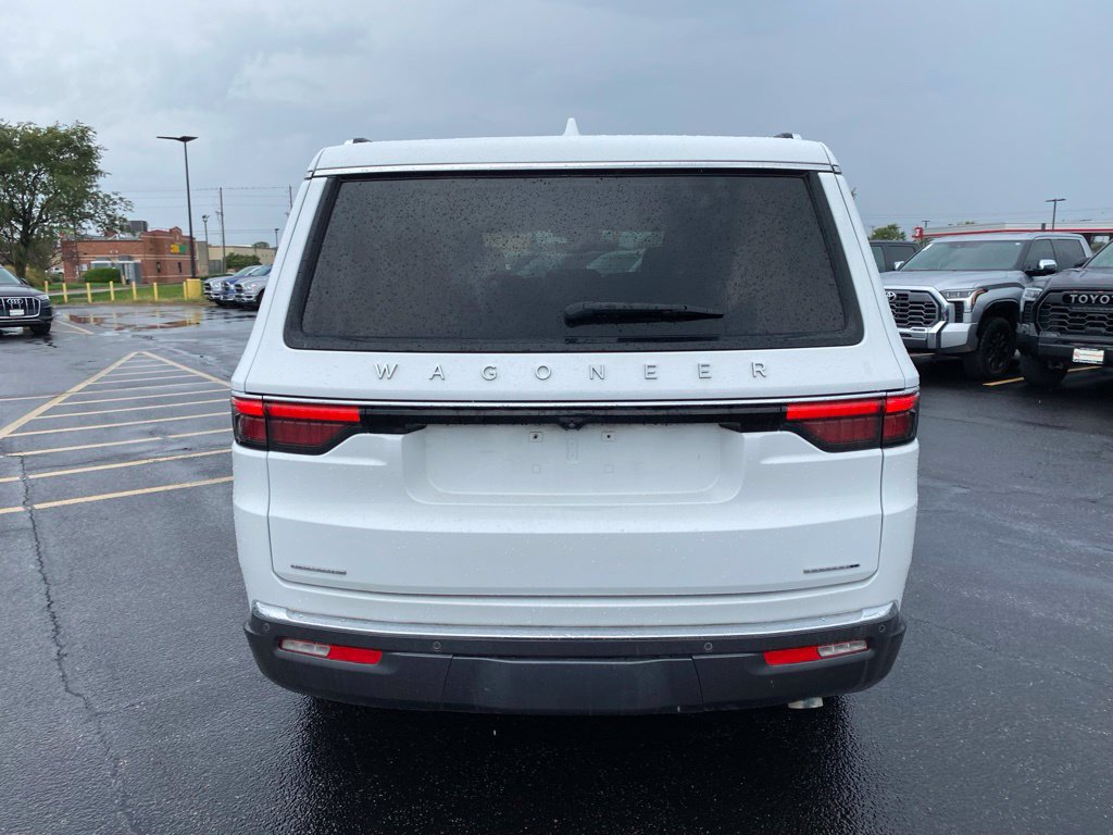 Used 2022 Jeep Wagoneer Series I w/ Premium Group I AWD/4WD image 9