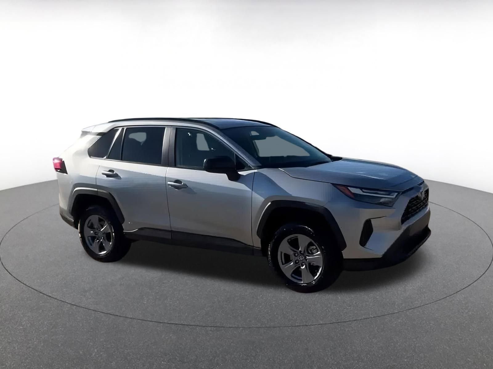 Used 2025 Toyota RAV4 LE video 2