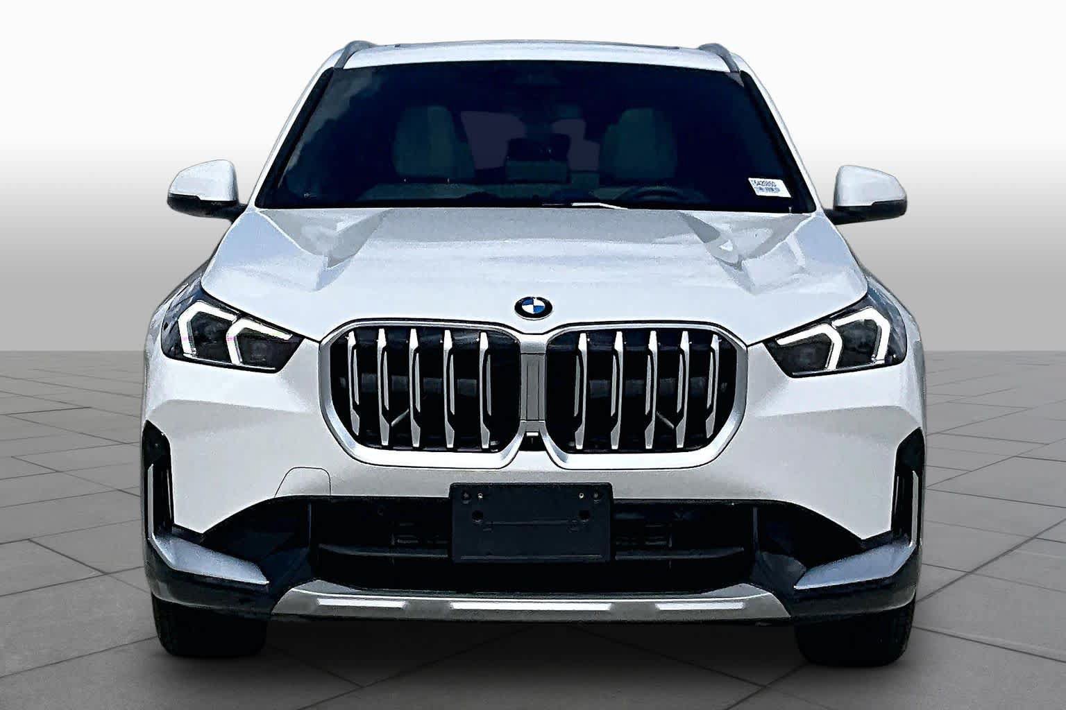 Used 2026 BMW X1 xDrive28i w/ Technology Package AWD/4WD image 3
