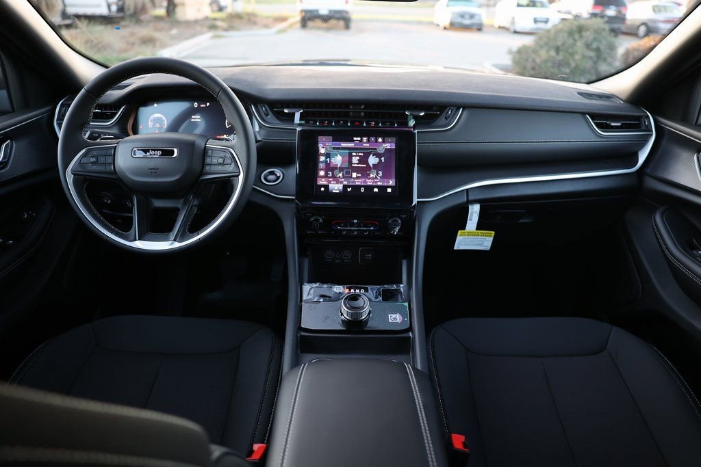 New 2025 Jeep Grand Cherokee Laredo X w/ Trailer Tow Package image 27