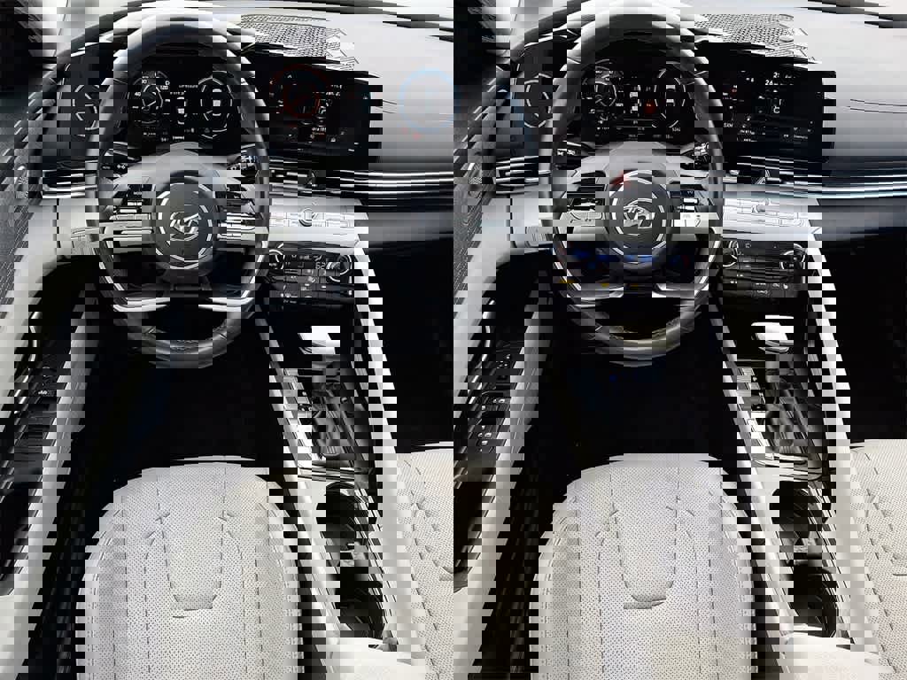 Used 2023 Hyundai Elantra Limited w/ Preferred Accessory Package image 10