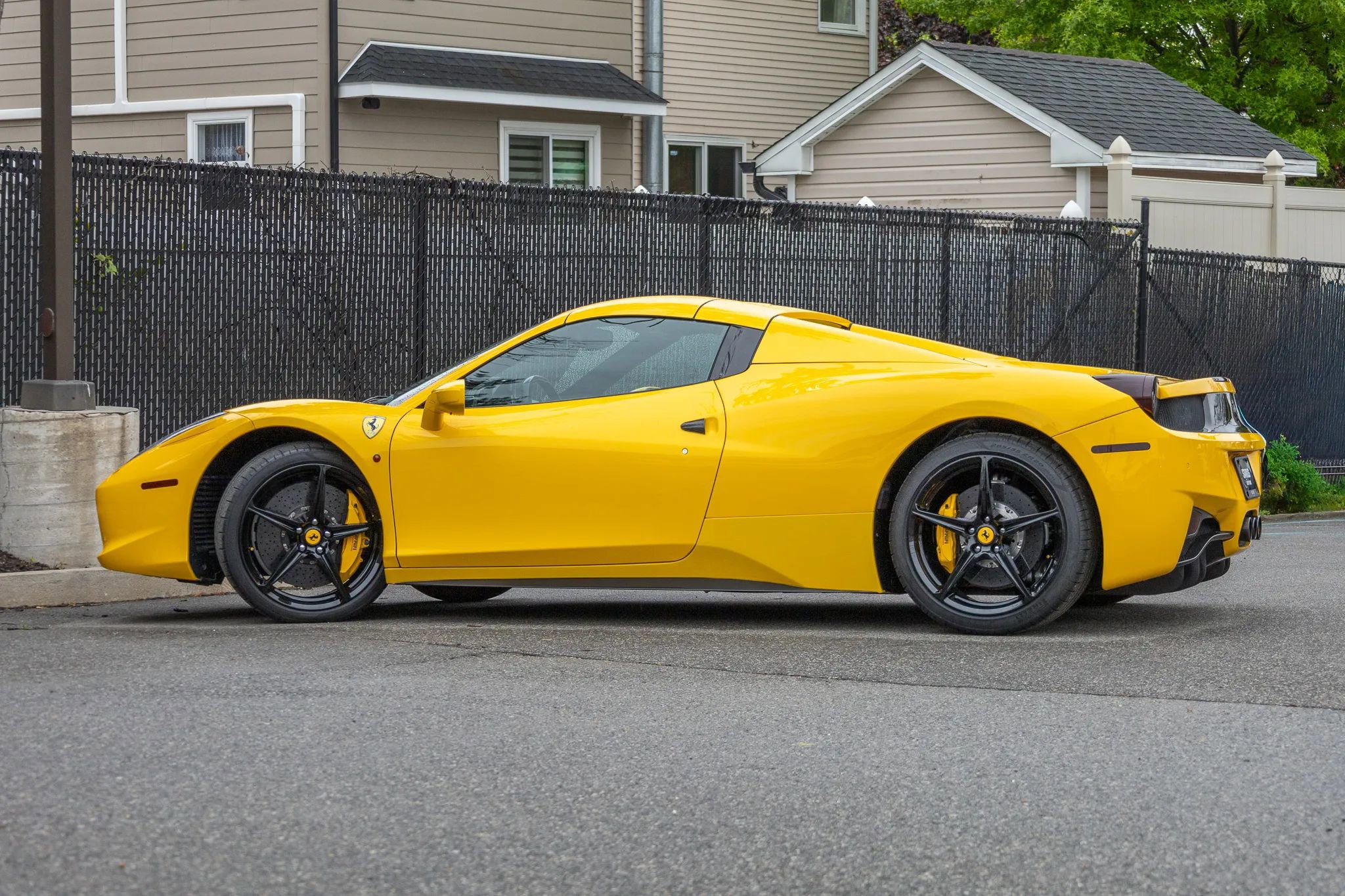 Used 2013 Ferrari 458 Spider RWD image 49