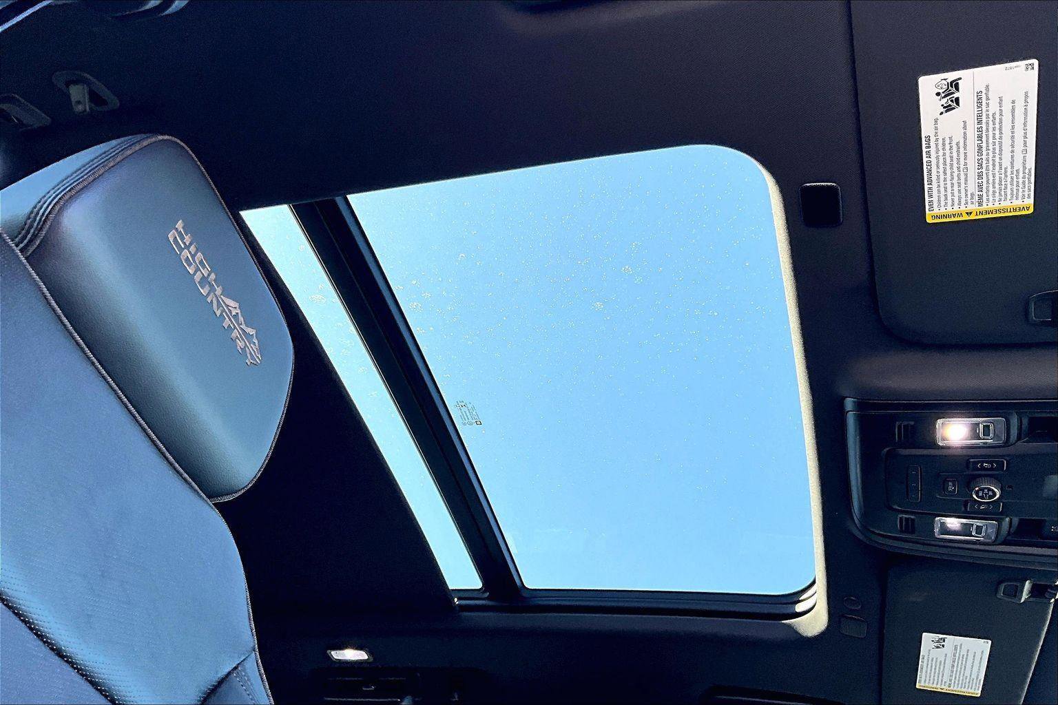 Used 2021 Chevrolet Tahoe High Country image 23