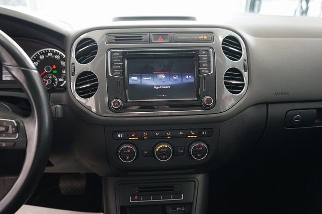 Used 2017 Volkswagen Tiguan Sport image 7