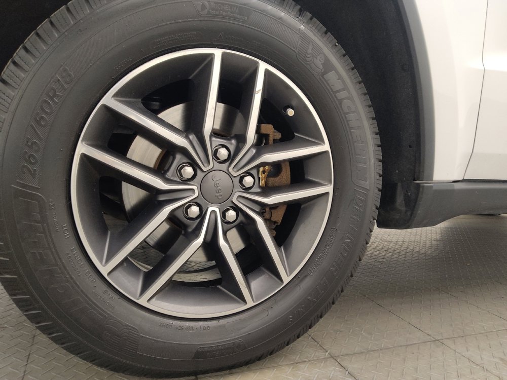 Used 2019 Jeep Grand Cherokee Limited AWD/4WD image 31