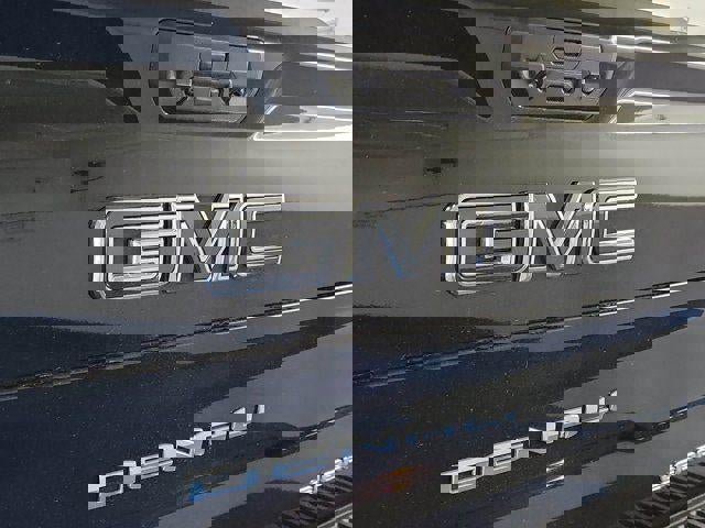 Used 2025 GMC Sierra 1500 Denali Ultimate image 4