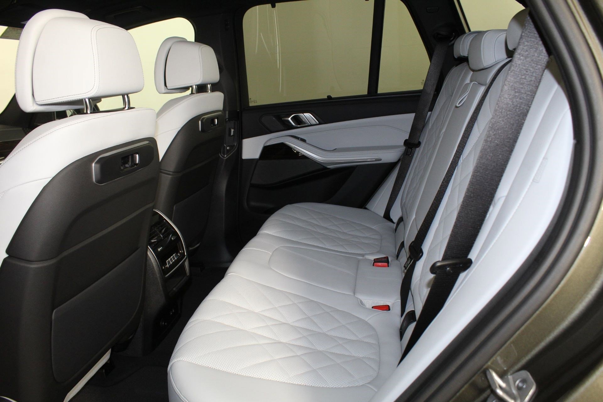 New 2026 BMW X5 xDrive40i w/ Climate Comfort Package AWD/4WD image 20