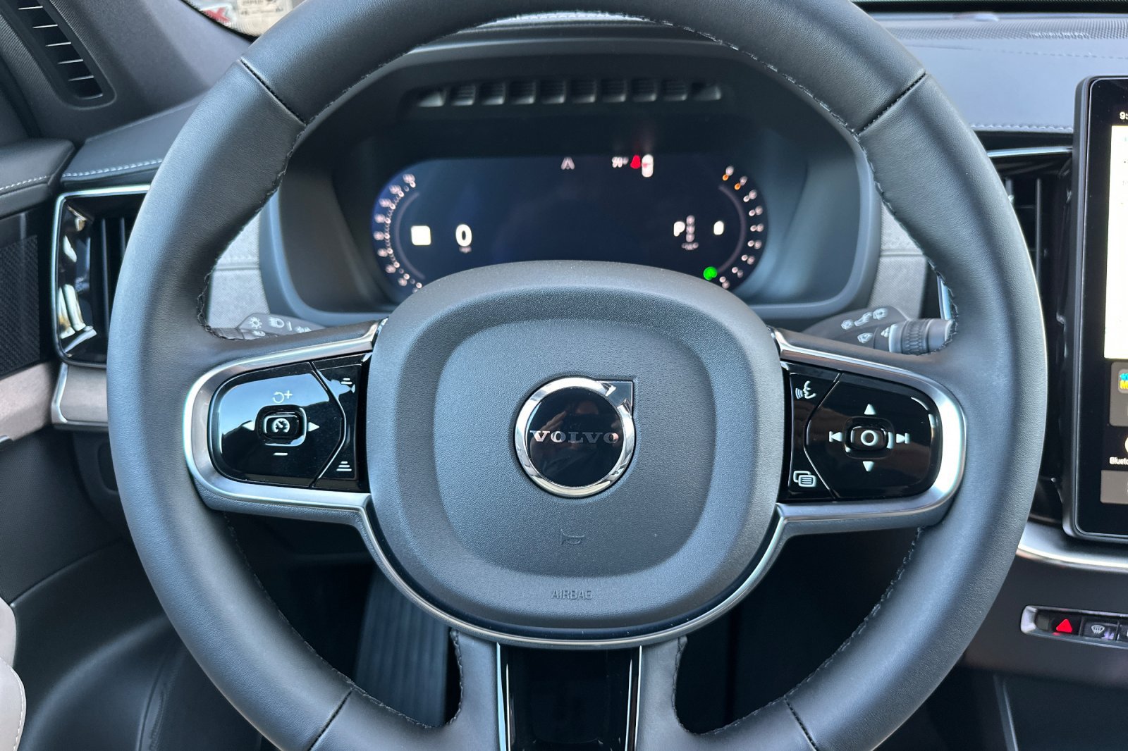 New 2027 Volvo XC90 B6 Plus AWD/4WD image 21