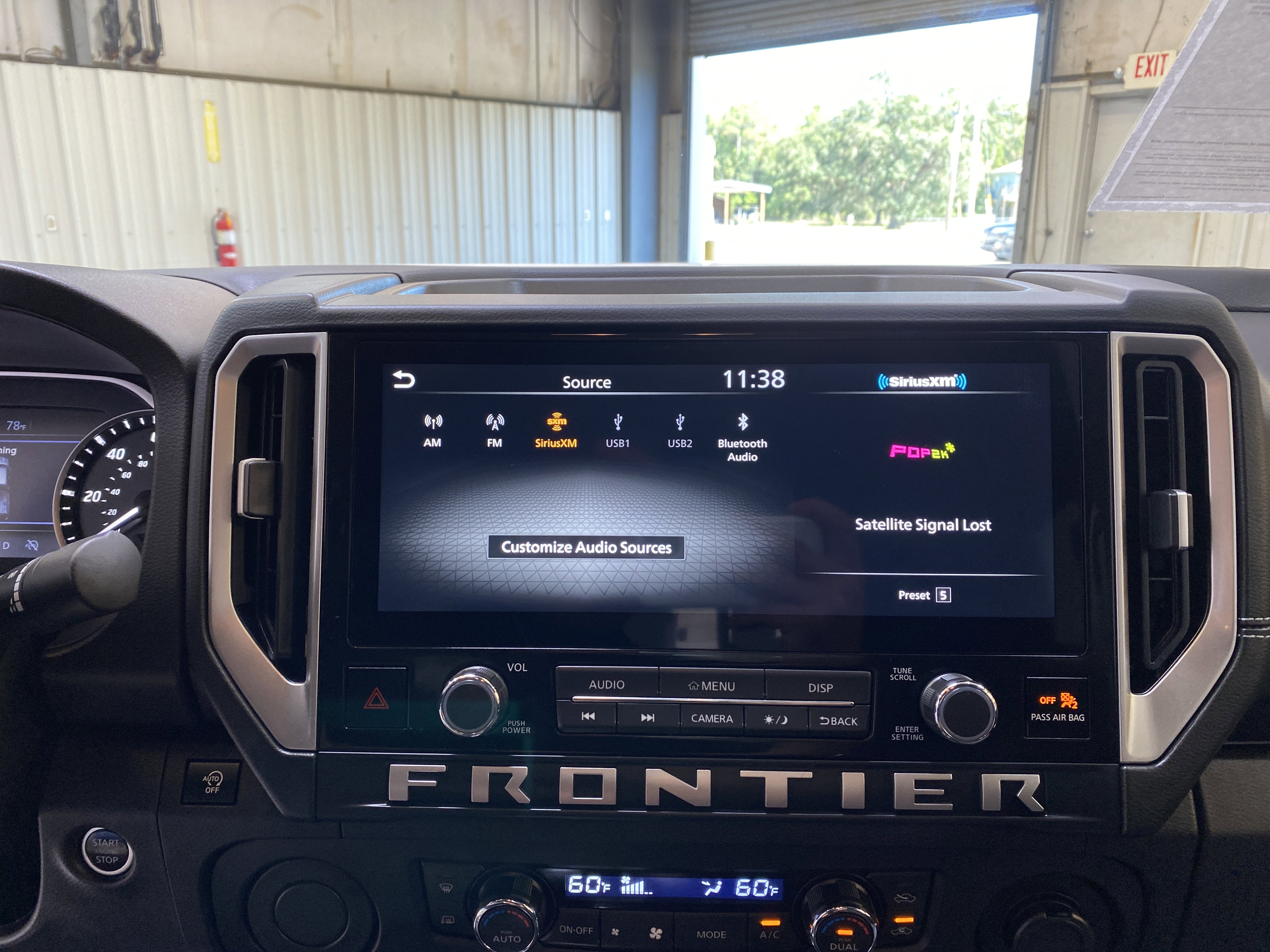 Used 2025 Nissan Frontier SV w/ SV Convenience Package image 36