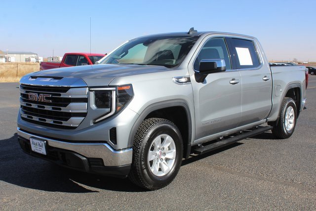 Used 2024 GMC Sierra 1500 SLE image 11