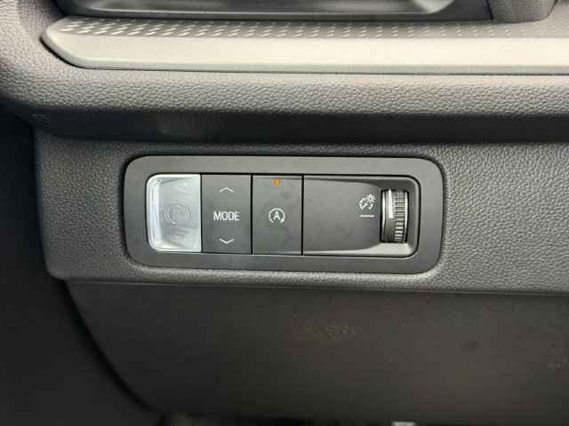 Used 2026 Chevrolet Traverse LT FWD image 32