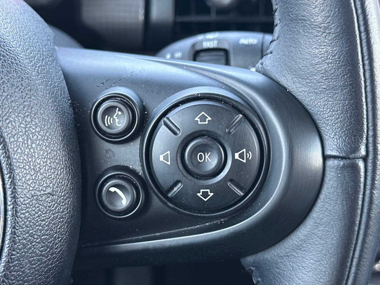 Used 2018 MINI Cooper 2-Door Hardtop image 11