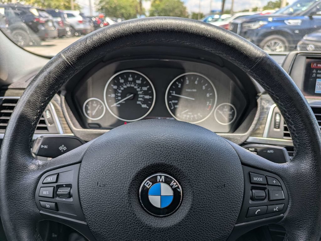 Used 2018 BMW 320i xDrive Sedan AWD/4WD image 38