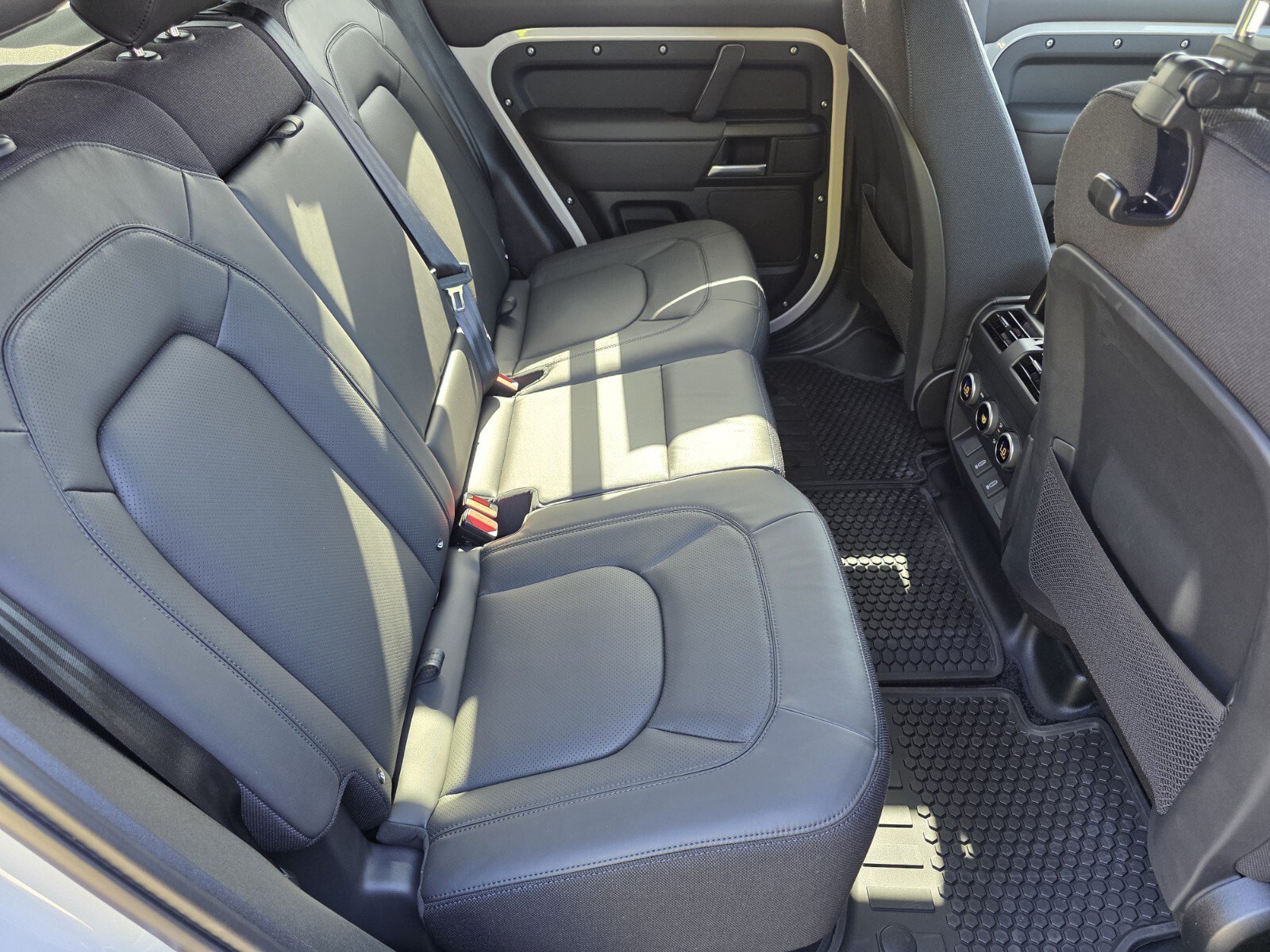 New 2026 Land Rover Defender 110 X AWD/4WD image 5