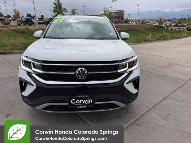 Used 2022 Volkswagen Taos SEL AWD/4WD image 2