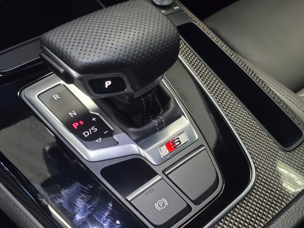 Used 2025 Audi SQ5 Premium Plus w/ Premium Plus Package image 17