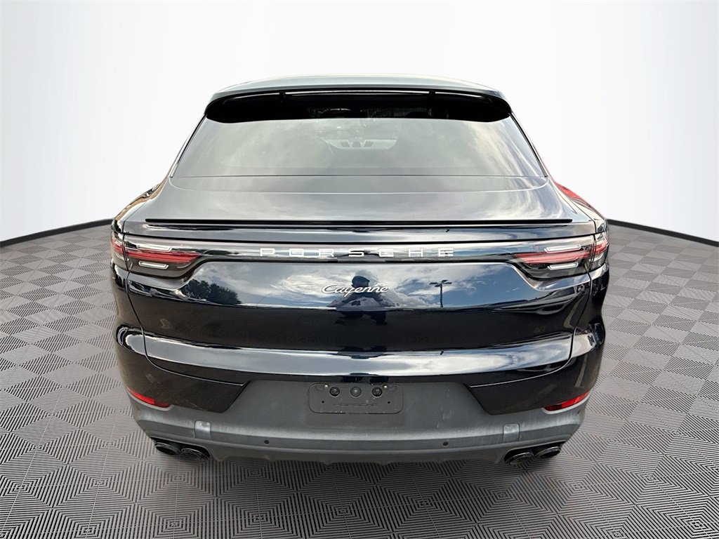 Used 2022 Porsche Cayenne Platinum Edition image 7