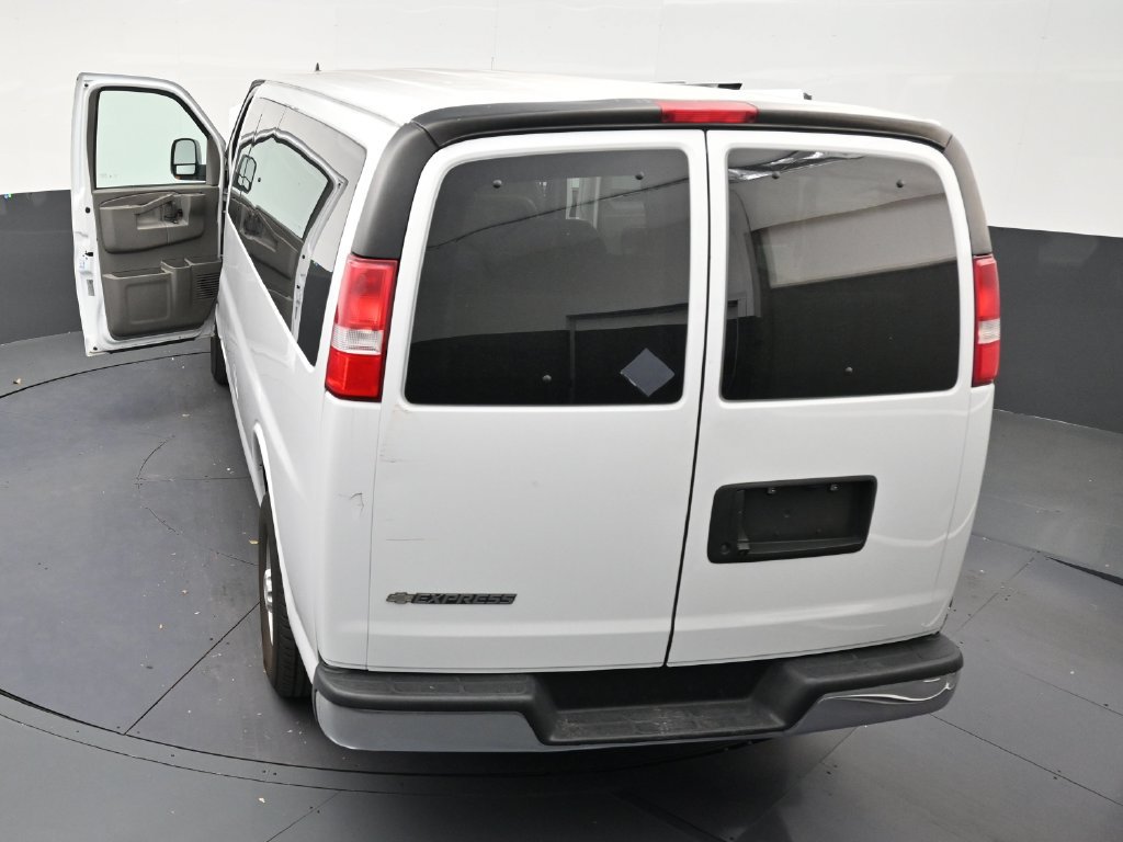 Used 2022 Chevrolet Express 3500 LS w/ Chrome Appearance Package RWD image 30