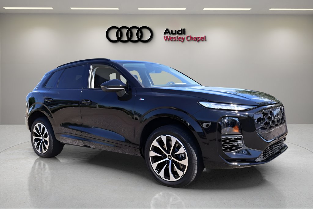 New 2026 Audi Q3 quattro 2.0T w/ Technology Package AWD/4WD image 7