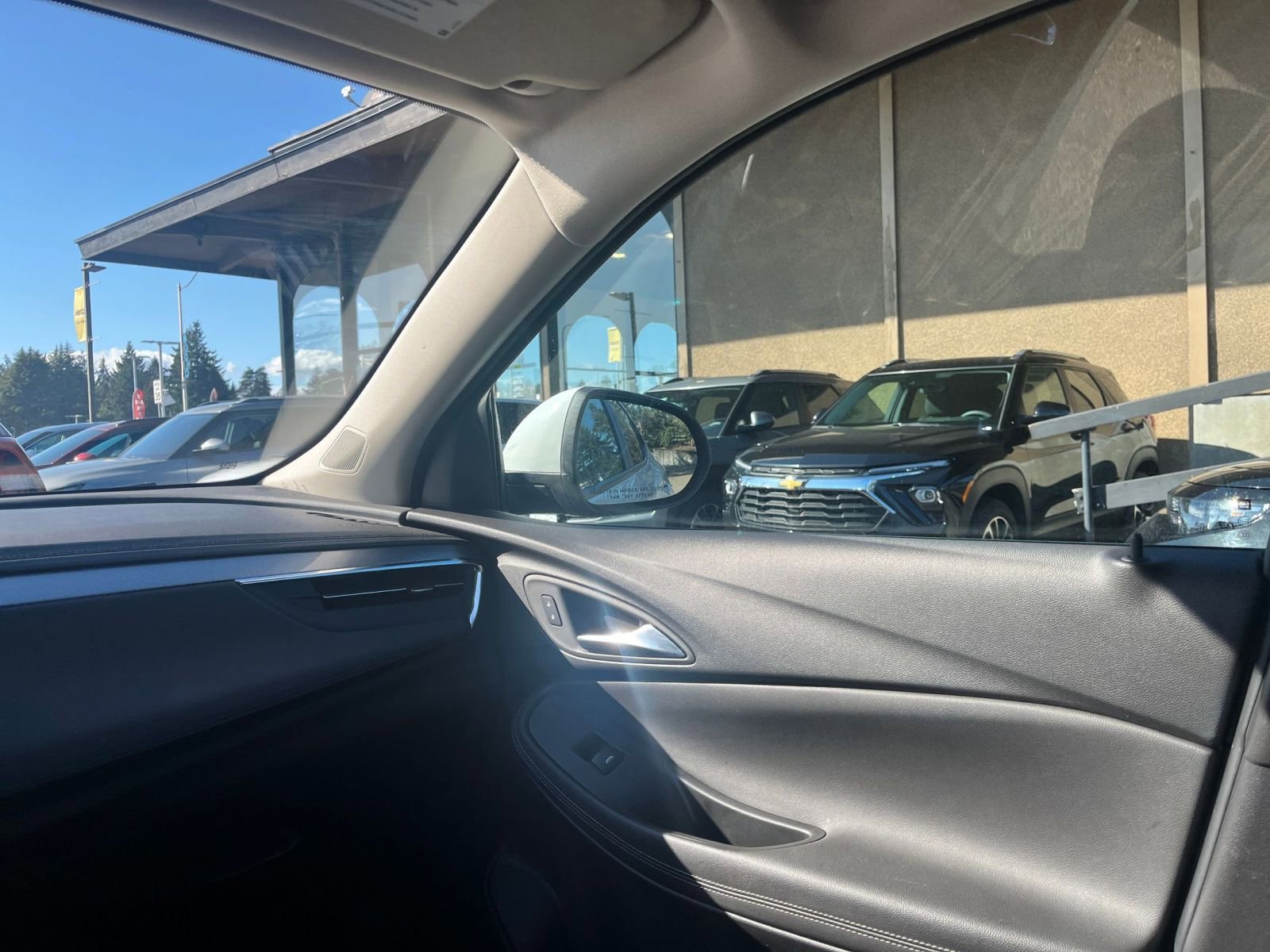 Used 2025 Buick Encore GX Preferred image 36