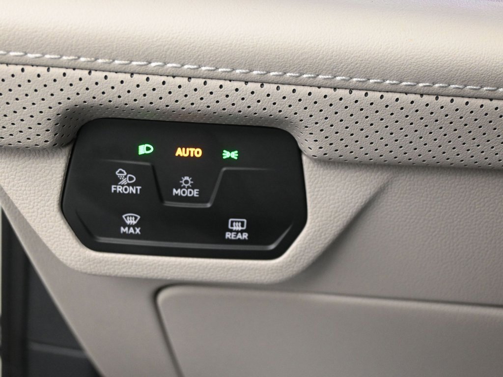 Used 2024 Volkswagen Atlas SEL Premium R-Line image 27