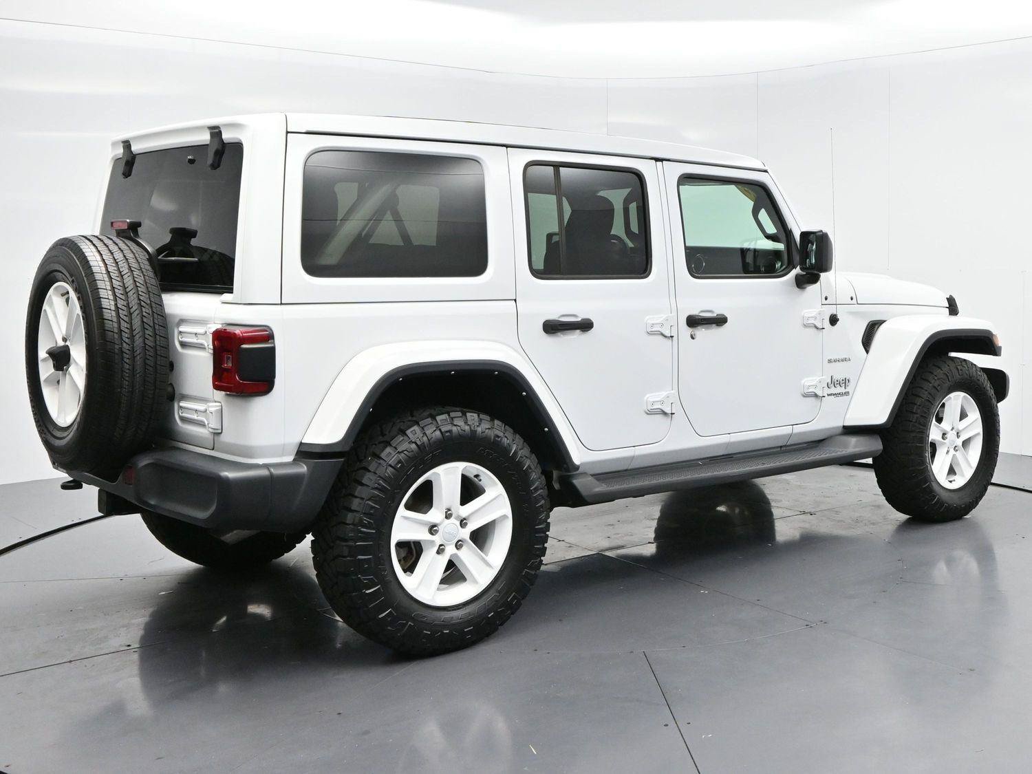 Used 2022 Jeep Wrangler Unlimited Sahara w/ LED Lighting Group AWD/4WD image 7