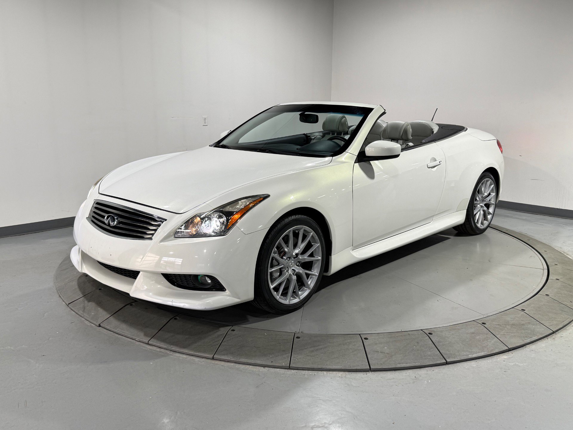Used 2013 INFINITI G37 IPL image 4