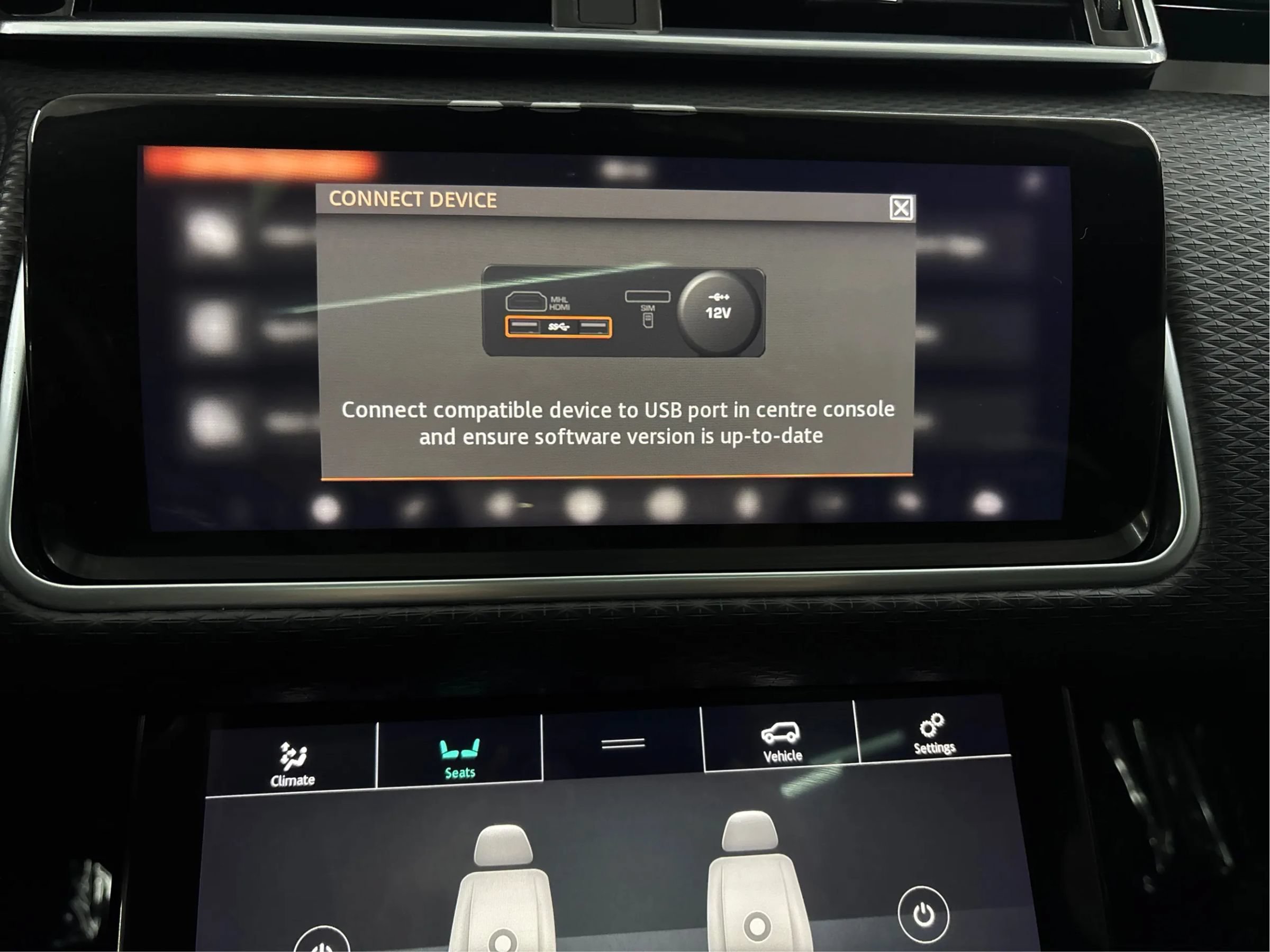 Used 2018 Land Rover Range Rover Velar R-Dynamic SE AWD/4WD image 44