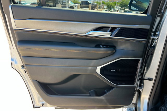 New 2026 Jeep Grand Wagoneer 4WD image 18