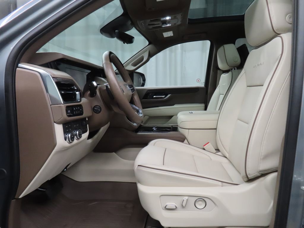 Used 2025 GMC Yukon Denali w/ Denali Reserve Package AWD/4WD image 12