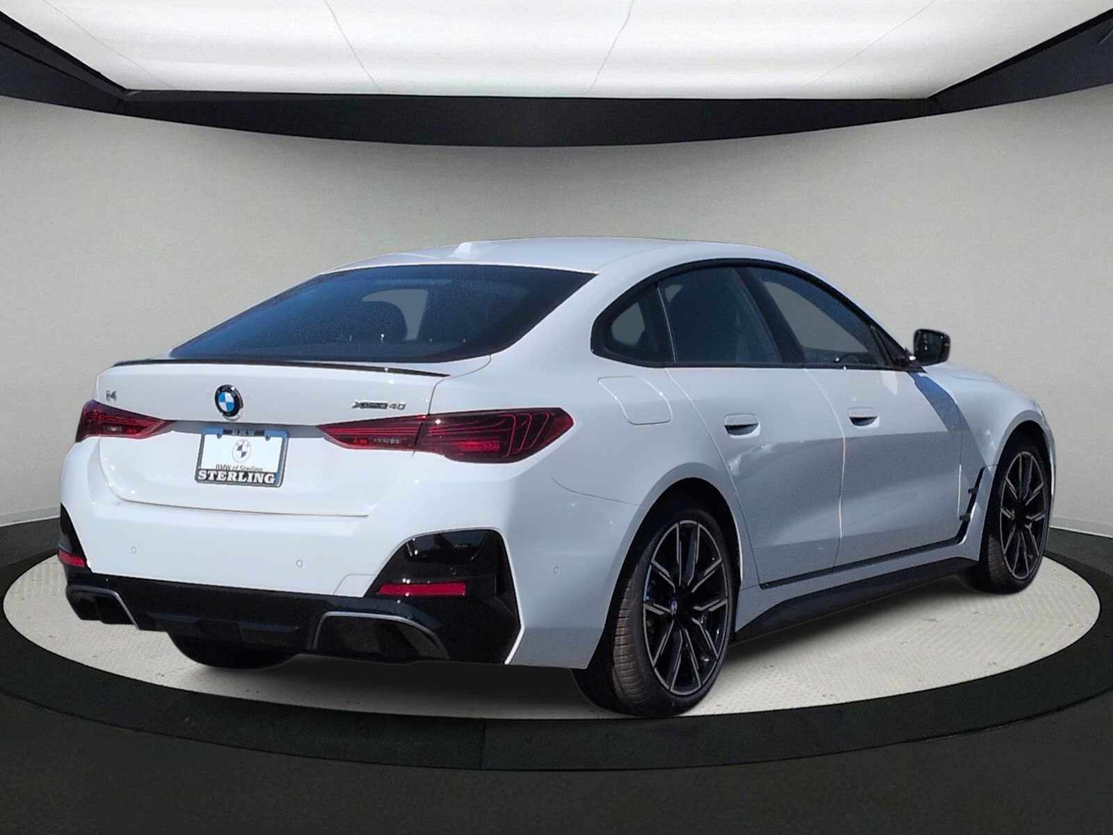 Used 2026 BMW i4 xDrive40i w/ M Sport Package AWD/4WD image 8
