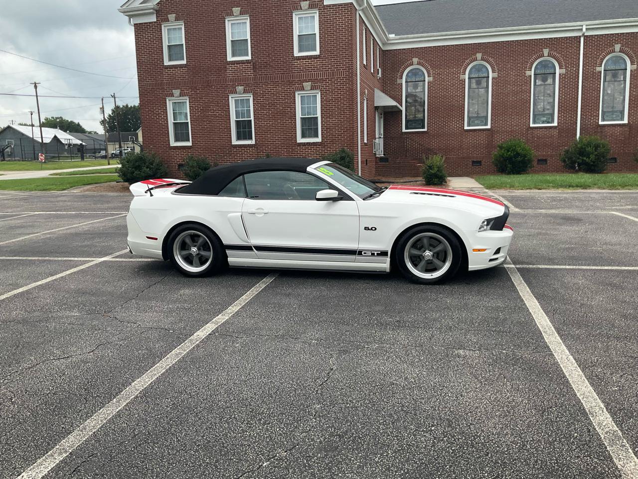 Used 2013 Ford Mustang GT Premium RWD image 5