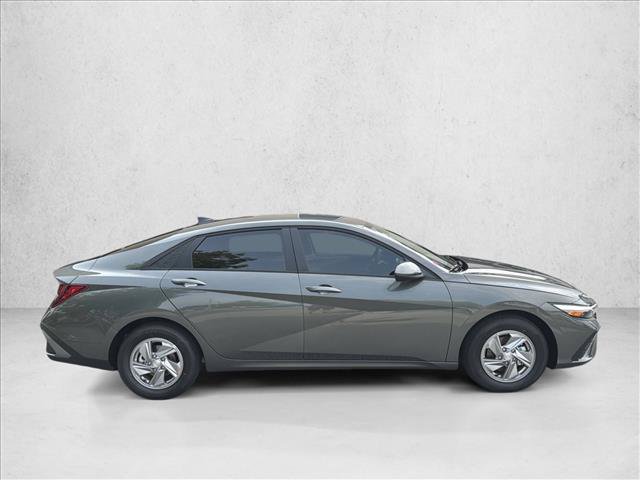 New 2026 Hyundai Elantra SE FWD image 6