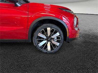 New 2025 Mitsubishi Outlander SE image 11