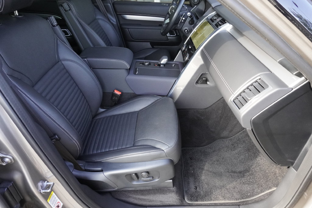 Used 2021 Land Rover Discovery S R-Dynamic AWD/4WD image 22