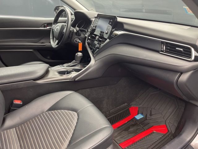 Used 2022 Toyota Camry SE FWD image 12