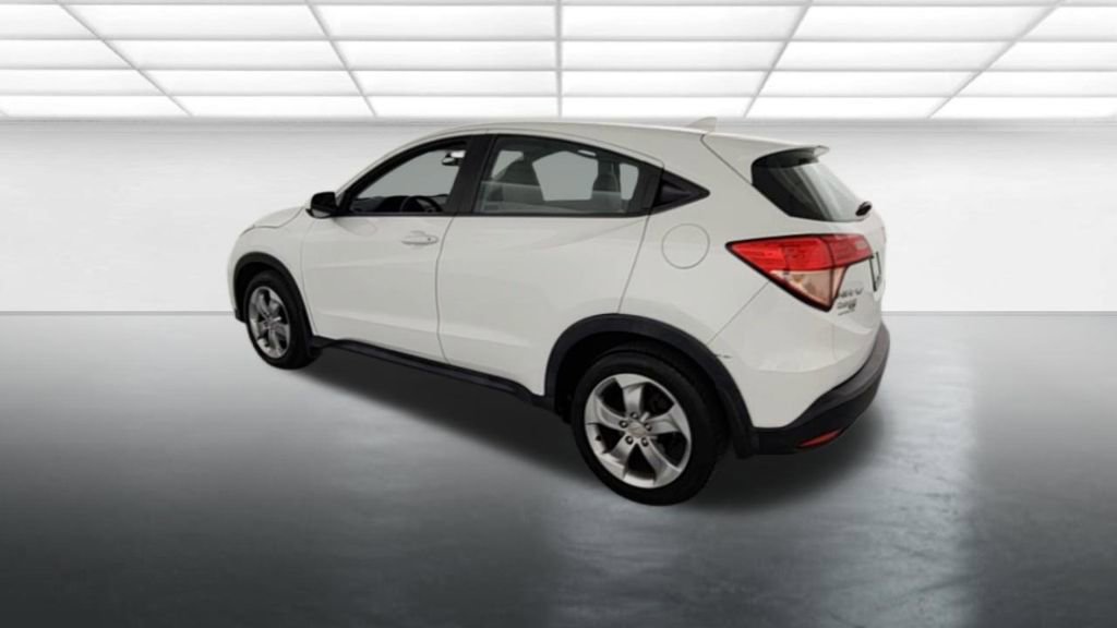 Used 2017 Honda HR-V LX image 6