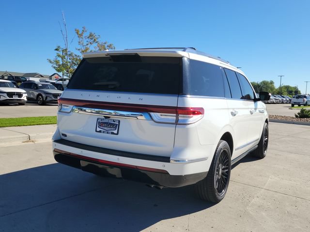 Certified 2023 Lincoln Navigator Reserve w/ Monochromatic Package AWD/4WD image 3